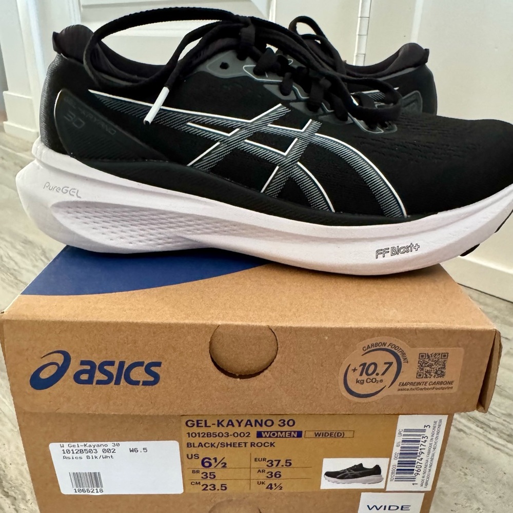 Excellent Used ASICS Gel Kayano 30 Women’s size 6.5 Wide